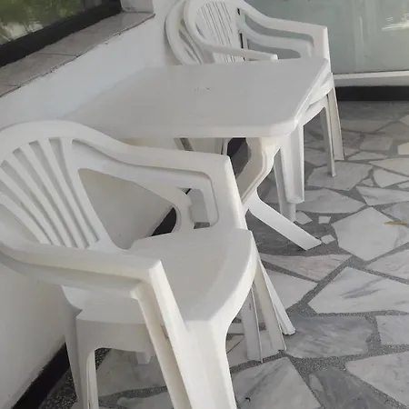 Apartament Tomovi *
